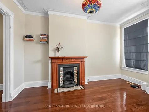 258 Harbord Street Toronto ON M6G 1G2