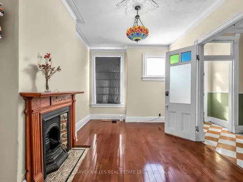258 Harbord Street Toronto ON M6G 1G2