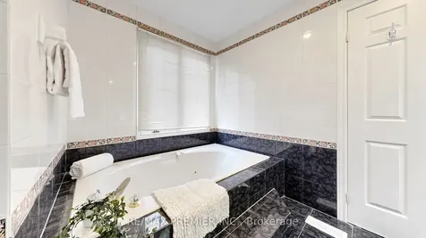 488 Woburn Avenue Toronto ON M5M 1L7
