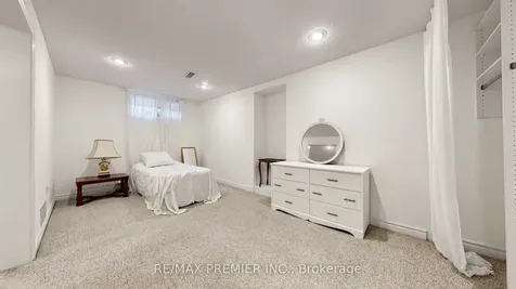 488 Woburn Avenue Toronto ON M5M 1L7