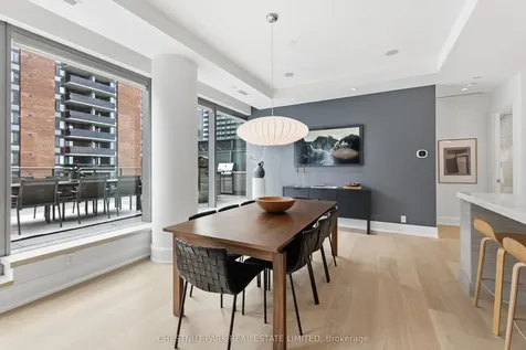 77 Charles Street W Toronto ON M5S 1J3