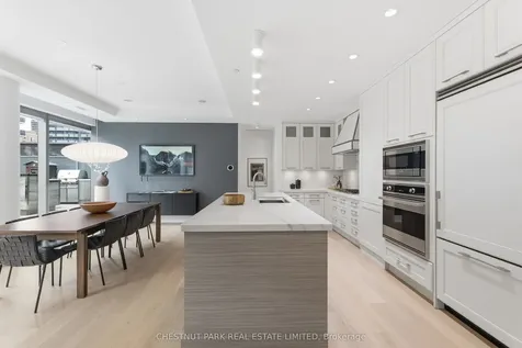 77 Charles Street W Toronto ON M5S 1J3