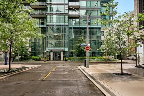 77 Charles Street W Toronto ON M5S 1J3