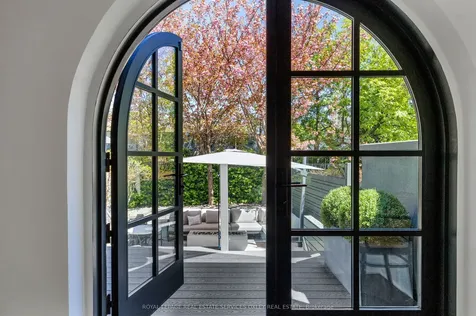 42 Rowanwood Avenue Toronto ON M4W 1Y7