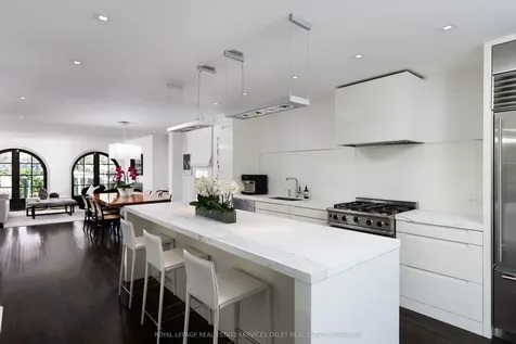 42 Rowanwood Avenue Toronto ON M4W 1Y7
