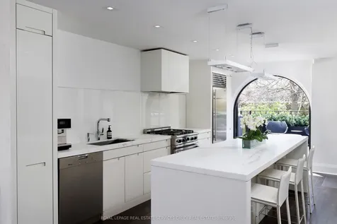 42 Rowanwood Avenue Toronto ON M4W 1Y7
