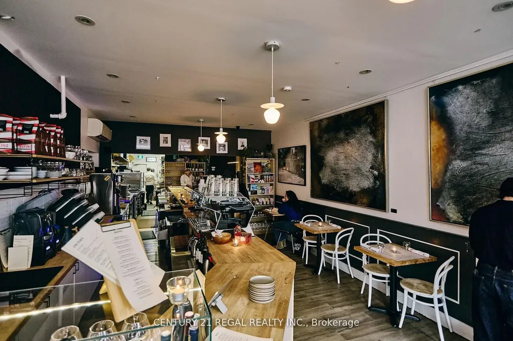 1134 Dundas Street W Toronto ON M6J 1X2