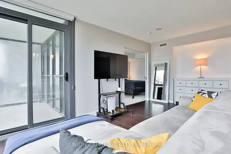 110 Charles Street E Toronto ON M4Y 1T5