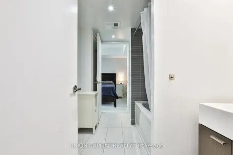 110 Charles Street E Toronto ON M4Y 1T5
