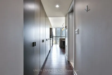 110 Charles Street E Toronto ON M4Y 1T5