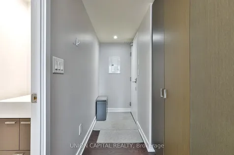 110 Charles Street E Toronto ON M4Y 1T5