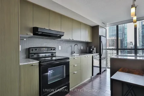 110 Charles Street E Toronto ON M4Y 1T5
