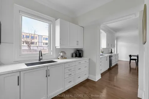 80 Lynnhaven Road Toronto ON M6A 2K9