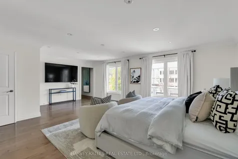 80 Lynnhaven Road Toronto ON M6A 2K9