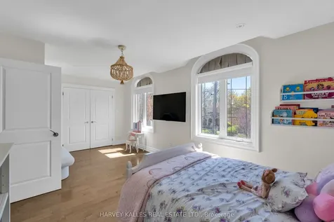 80 Lynnhaven Road Toronto ON M6A 2K9