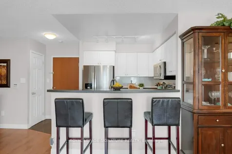 23 Lorraine Drive Toronto ON M2N 6Z6