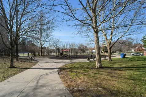 23 Lorraine Drive Toronto ON M2N 6Z6