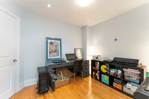 1111 Avenue Road Toronto ON M5N 3B2