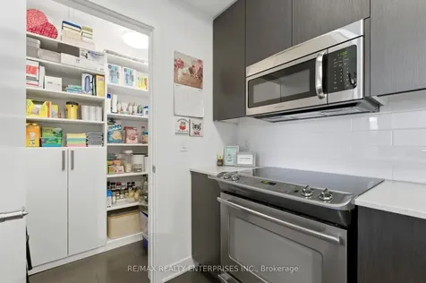 400 Wellington Street W Toronto ON M5V 0B5