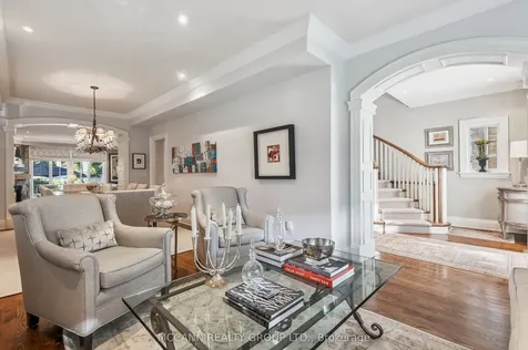 45 Lascelles Boulevard Toronto ON M5P 2C9