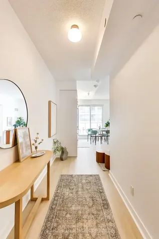 2221 Yonge Street Toronto ON M4S 0B8
