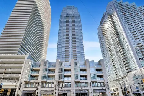 2221 Yonge Street Toronto ON M4S 0B8