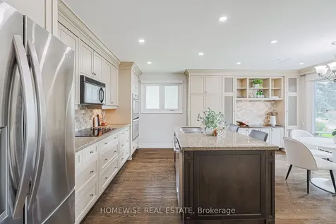 21 Bayhampton Court Toronto ON M3H 5L5