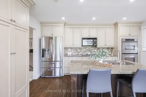 21 Bayhampton Court Toronto ON M3H 5L5