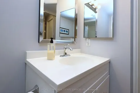 105 Victoria Street Toronto ON M5C 3B4