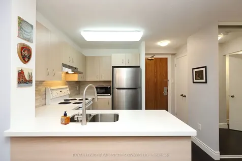 105 Victoria Street Toronto ON M5C 3B4