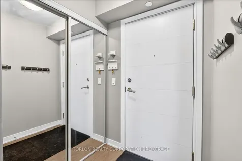 525 Adelaide Street W Toronto ON M5V 0N7