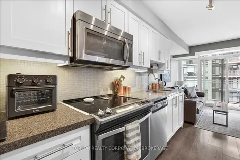 525 Adelaide Street W Toronto ON M5V 0N7