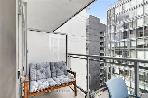 525 Adelaide Street W Toronto ON M5V 0N7
