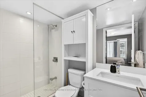 525 Adelaide Street W Toronto ON M5V 0N7