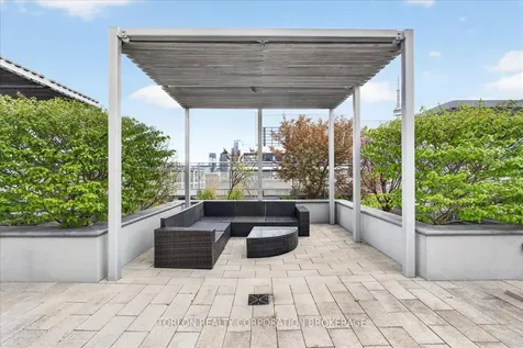 525 Adelaide Street W Toronto ON M5V 0N7