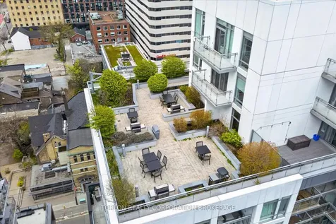 525 Adelaide Street W Toronto ON M5V 0N7