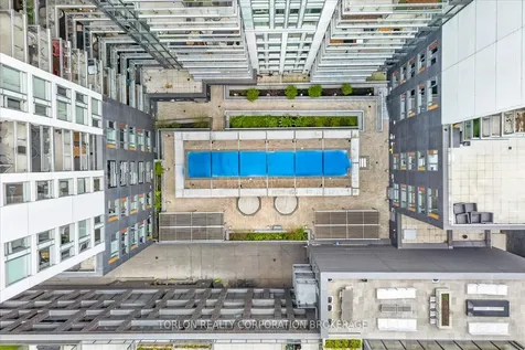525 Adelaide Street W Toronto ON M5V 0N7
