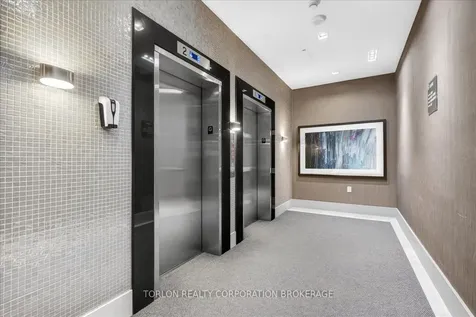 525 Adelaide Street W Toronto ON M5V 0N7