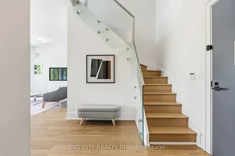 25 Adra Grado Way Toronto ON M2J 4L1