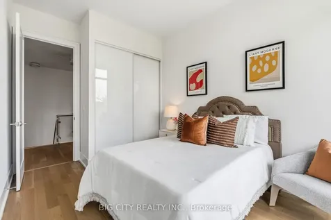 25 Adra Grado Way Toronto ON M2J 4L1