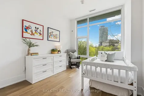 25 Adra Grado Way Toronto ON M2J 4L1