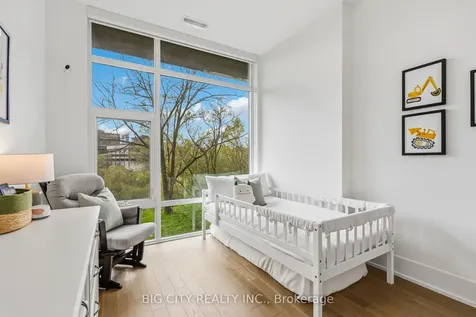 25 Adra Grado Way Toronto ON M2J 4L1