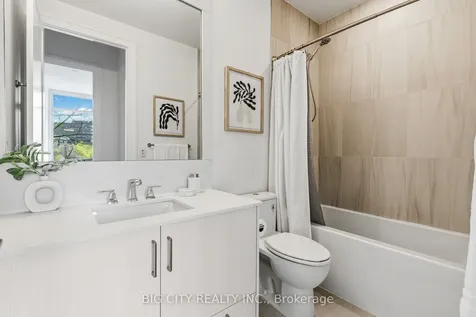 25 Adra Grado Way Toronto ON M2J 4L1