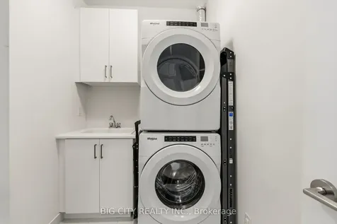 25 Adra Grado Way Toronto ON M2J 4L1