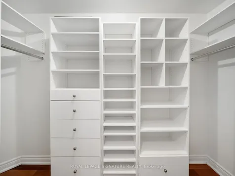 100 Hayden Street Toronto ON M4Y 3C7