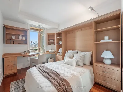 100 Hayden Street Toronto ON M4Y 3C7
