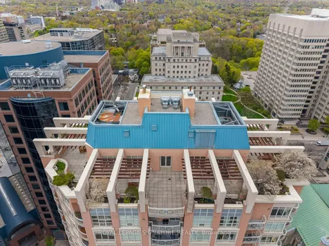100 Hayden Street Toronto ON M4Y 3C7