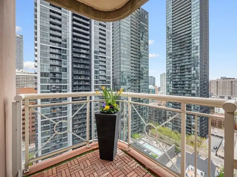 100 Hayden Street Toronto ON M4Y 3C7