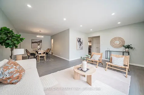 27 Elise Terrace Toronto ON M2R 2W9