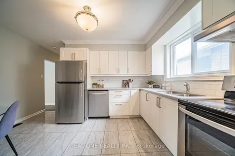 27 Elise Terrace Toronto ON M2R 2W9